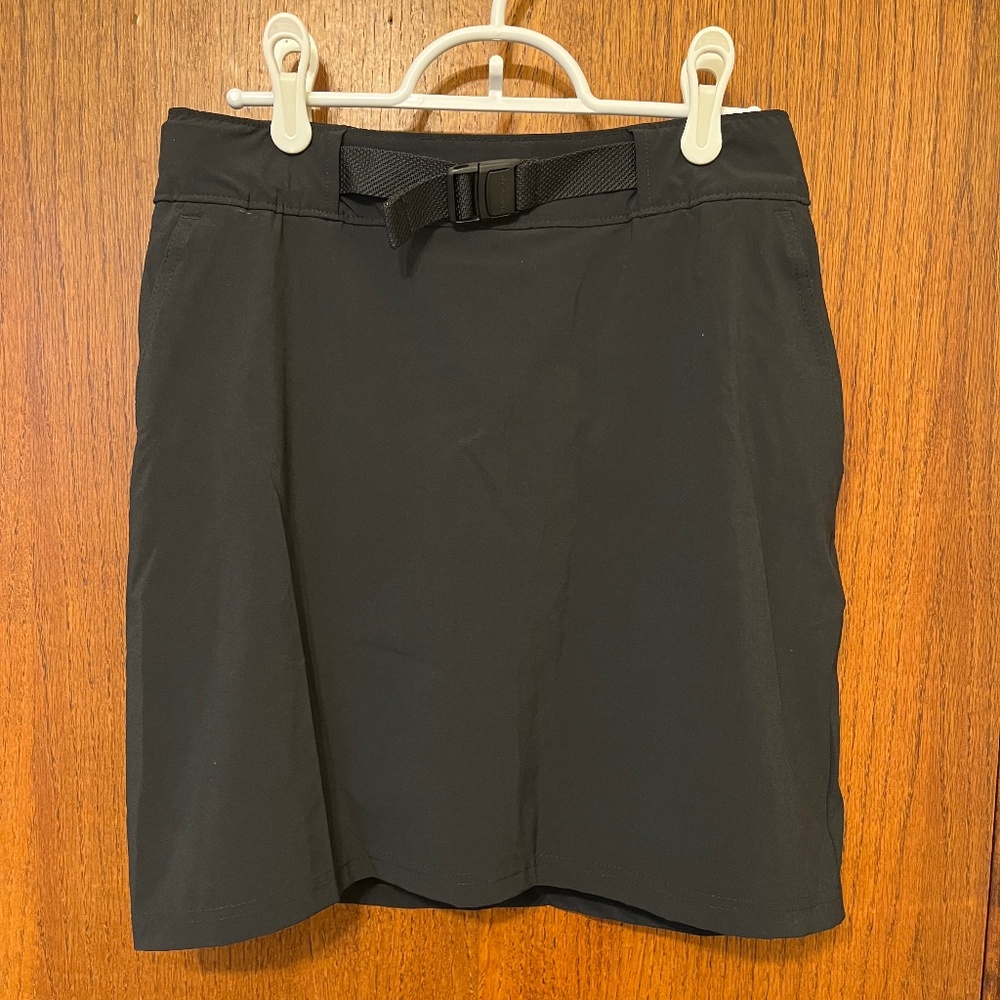 Columbia Activewear Skirt w/shorts Size S